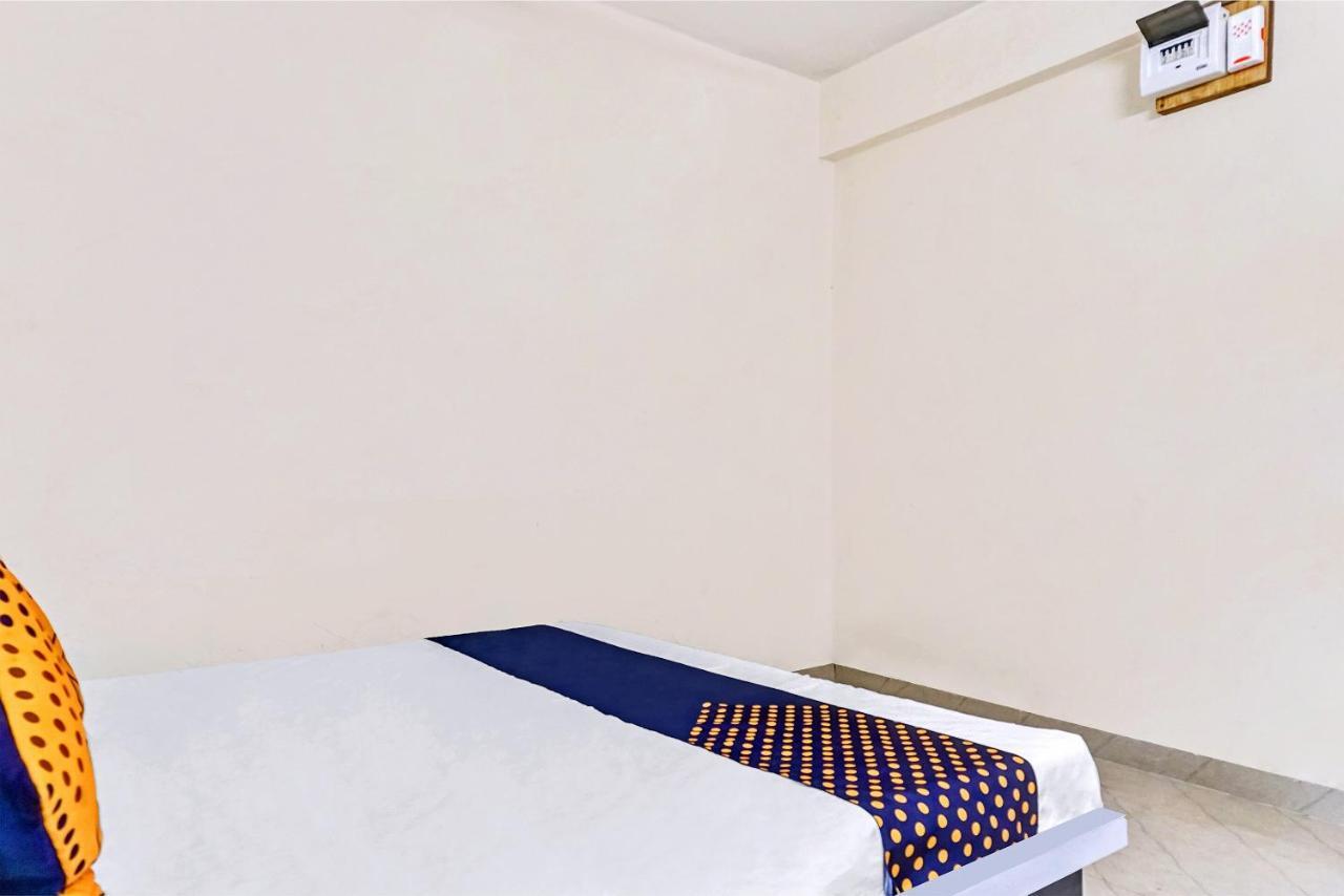 Spot On 81689 New Saiba Lodging プネ エクステリア 写真
